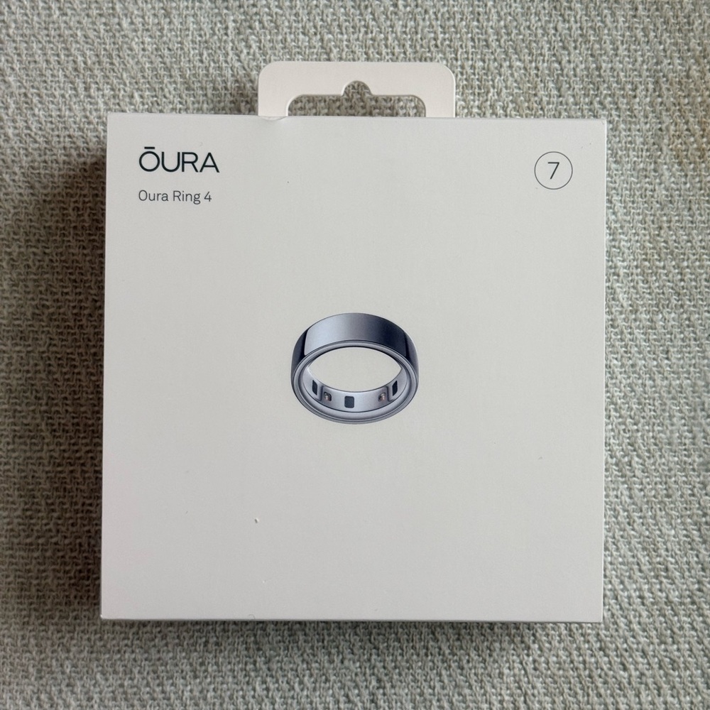 EUC Oura Ring 4 in Silver size 7